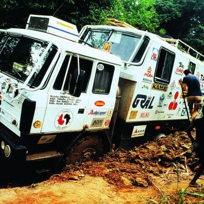Jedno Z Mnoha Vyprostovani Tatry V Kongu. Expedice Ziva Afrika 1994